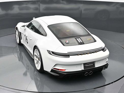 Certified 2024 Porsche 911 GT3 RS RWD image 40