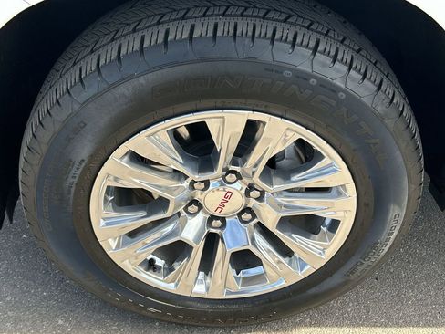 Used 2025 GMC Yukon XL Denali image 33