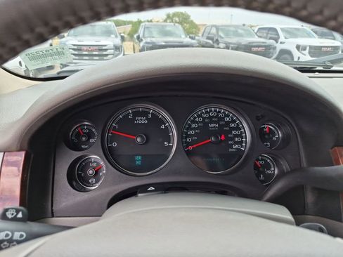 Used 2014 Chevrolet Silverado 2500 LTZ w/ LTZ Plus Package AWD/4WD image 22