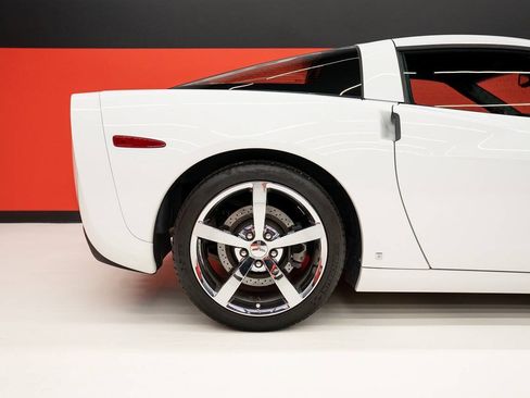 Used 2009 Chevrolet Corvette Coupe w/ Z51 Performance Package RWD image 55