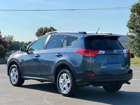 Used 2014 Toyota RAV4 LE AWD/4WD image 3