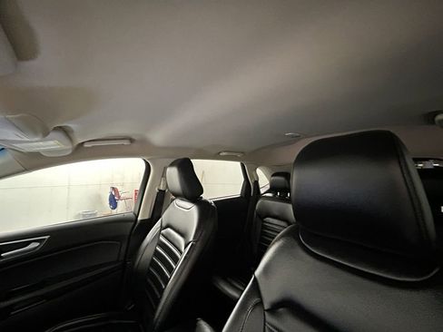 Used 2020 Ford Edge SEL image 25