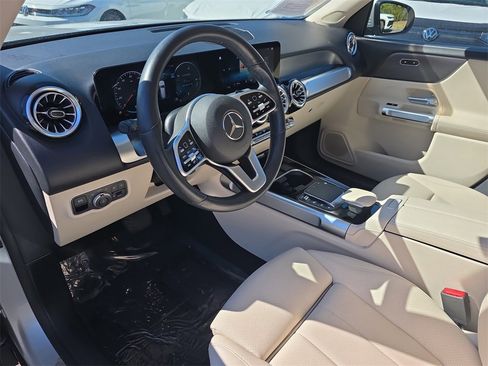 Used 2022 Mercedes-Benz GLB 250 image 19