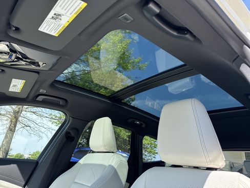New 2026 BMW X1 xDrive28i AWD/4WD image 9