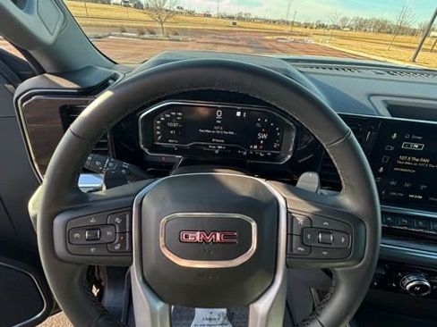 Certified 2025 GMC Sierra 1500 Elevation w/ Elevation Premium Package image 7