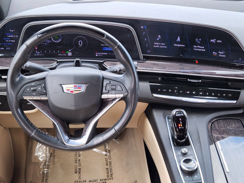 Used 2022 Cadillac Escalade Premium Luxury RWD image 15