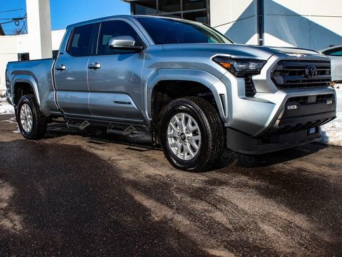 Used 2024 Toyota Tacoma SR5 AWD/4WD image 3