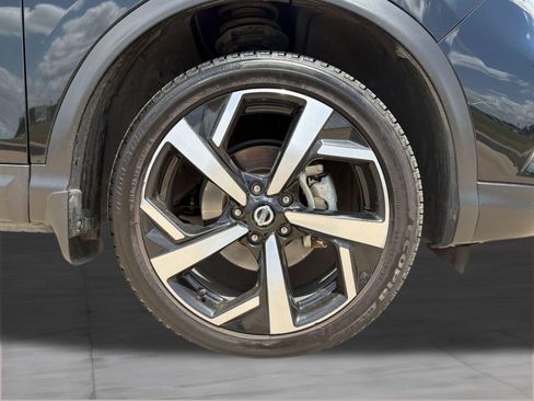 Used 2022 Nissan Rogue Sport SL w/ Premium Package FWD image 12