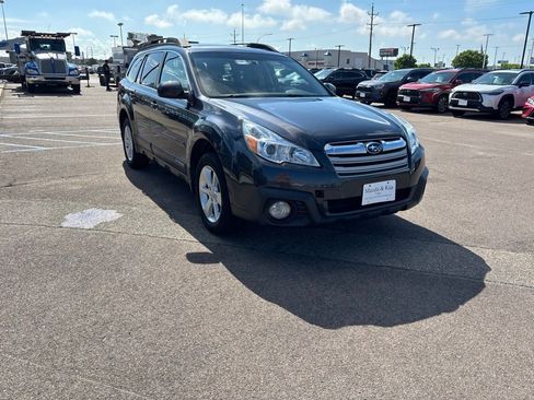 Used 2013 Subaru Outback 2.5i Premium AWD/4WD image 3