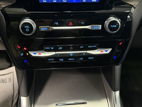 Used 2022 Ford Explorer Limited w/ Limited Technology Package image 14