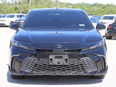 Used 2026 Toyota Camry SE FWD image 2