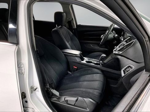 Used 2015 GMC Terrain SLE image 26