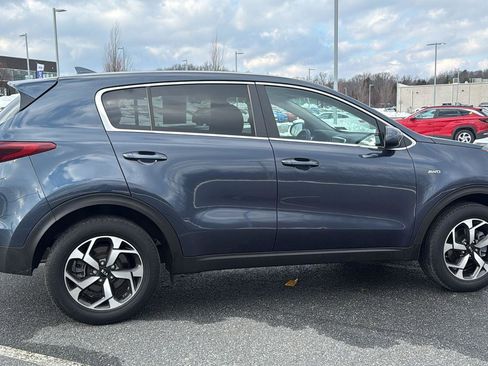 Used 2022 Kia Sportage LX image 4