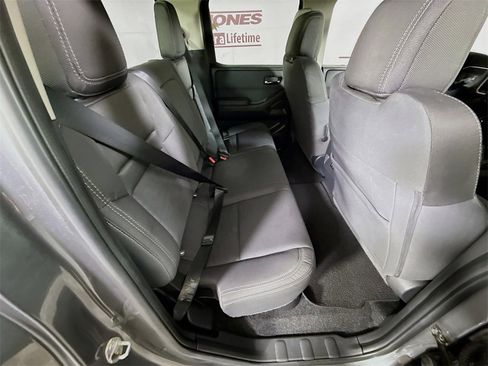 Certified 2024 Nissan Frontier SV image 30