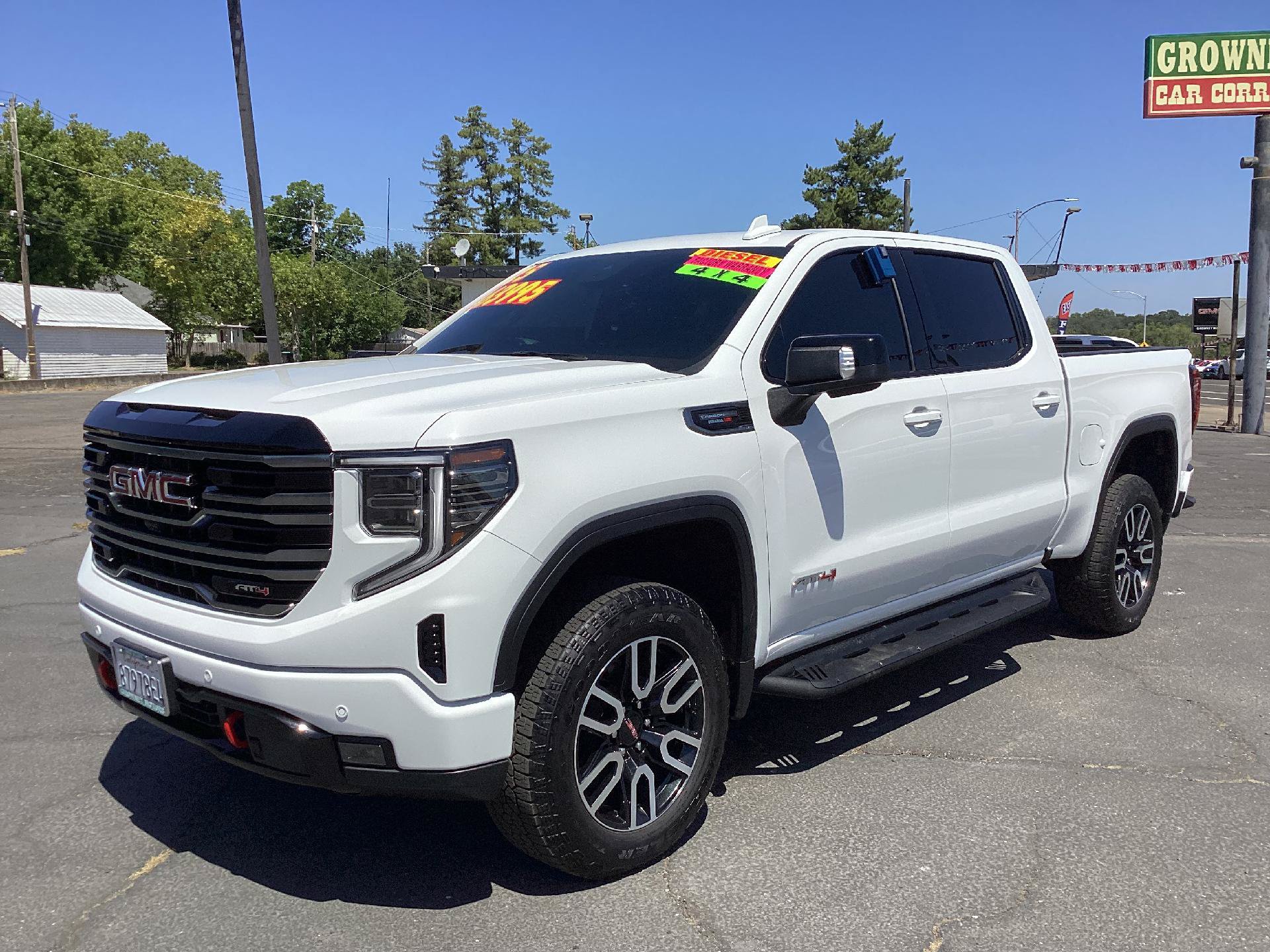 Used 2025 GMC Sierra 1500 AT4 w/ AT4 Premium Package AWD/4WD image 5