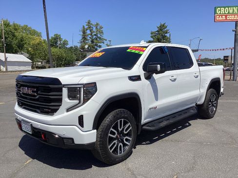 Used 2025 GMC Sierra 1500 AT4 w/ AT4 Premium Package AWD/4WD image 5