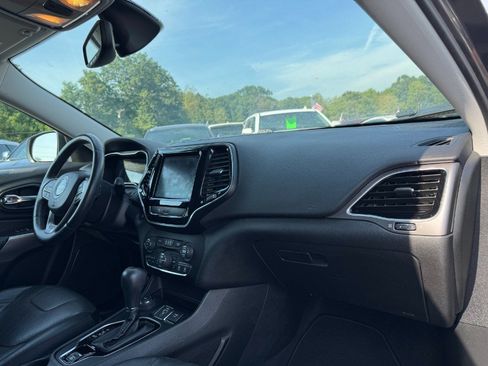 Used 2019 Jeep Cherokee Limited AWD/4WD image 20