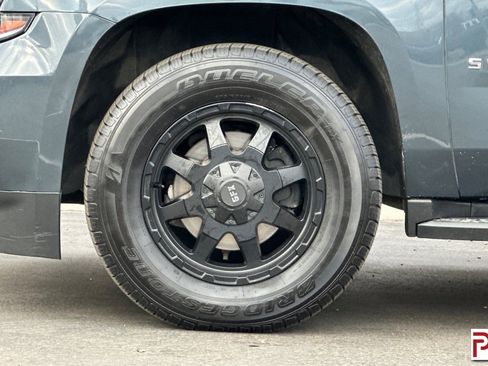 Used 2019 Chevrolet Suburban LT image 36