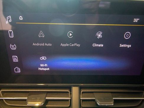 Used 2024 Chevrolet Trax ACTIV w/ Sunroof Package image 14