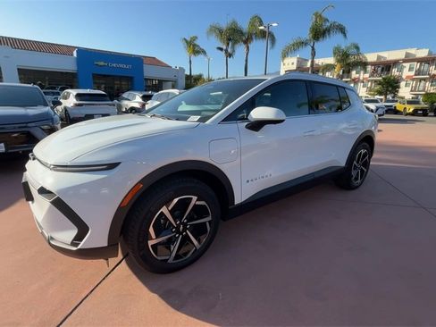 New 2026 Chevrolet Equinox EV LT image 4
