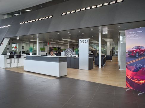 Used 2025 Audi SQ5 Premium Plus w/ Premium Plus Package image 5