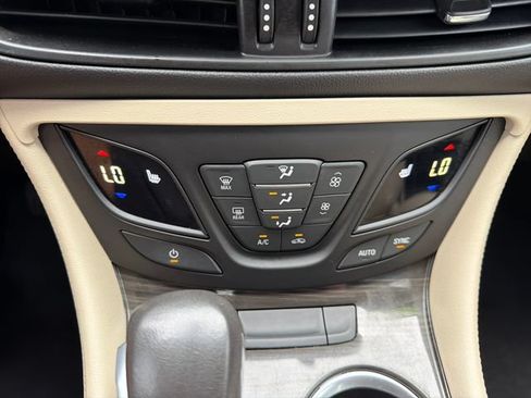 Used 2020 Buick Envision Preferred FWD image 14