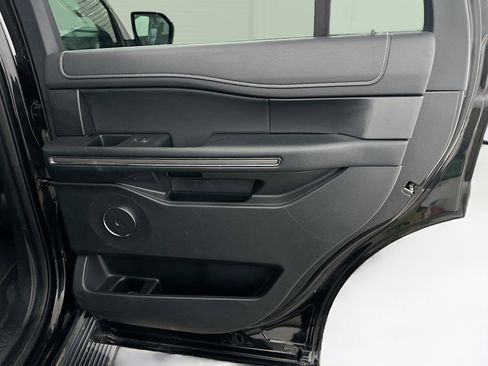 Used 2024 Ford Expedition XLT image 33