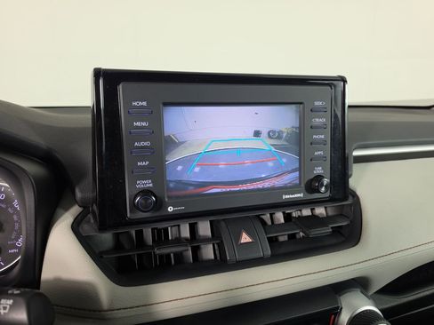 Certified 2020 Toyota RAV4 XLE w/ Convenience Package AWD/4WD image 19