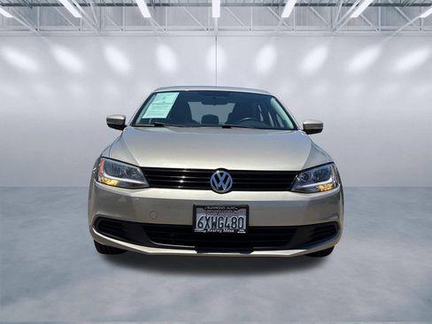 Used 2012 Volkswagen Jetta SE FWD image 2