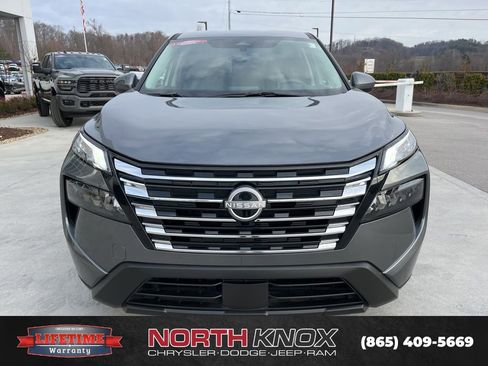 Used 2025 Nissan Rogue SV image 29