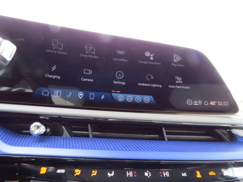 New 2026 Cadillac Optiq Luxury 2 image 19