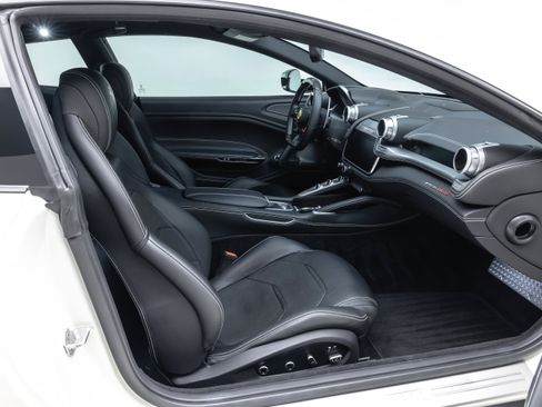 Certified 2017 Ferrari GTC4Lusso AWD/4WD image 54
