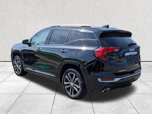 Used 2020 GMC Terrain Denali w/ Denali Premium Package FWD image 5