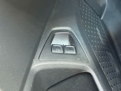 Used 2024 Volkswagen Jetta SE FWD image 25