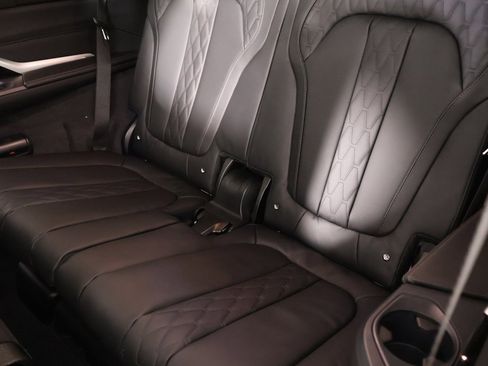 New 2026 BMW X7 M60i image 13