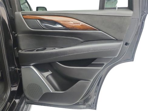 Used 2019 Cadillac Escalade Luxury image 30