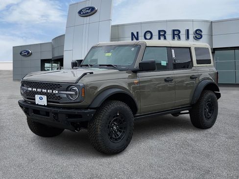 New 2026 Ford Bronco Badlands image 2