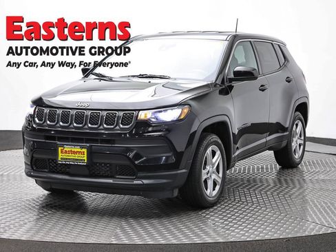 Used 2023 Jeep Compass Sport AWD/4WD image 1