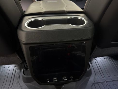 Used 2026 GMC Yukon Denali Ultimate AWD/4WD image 16
