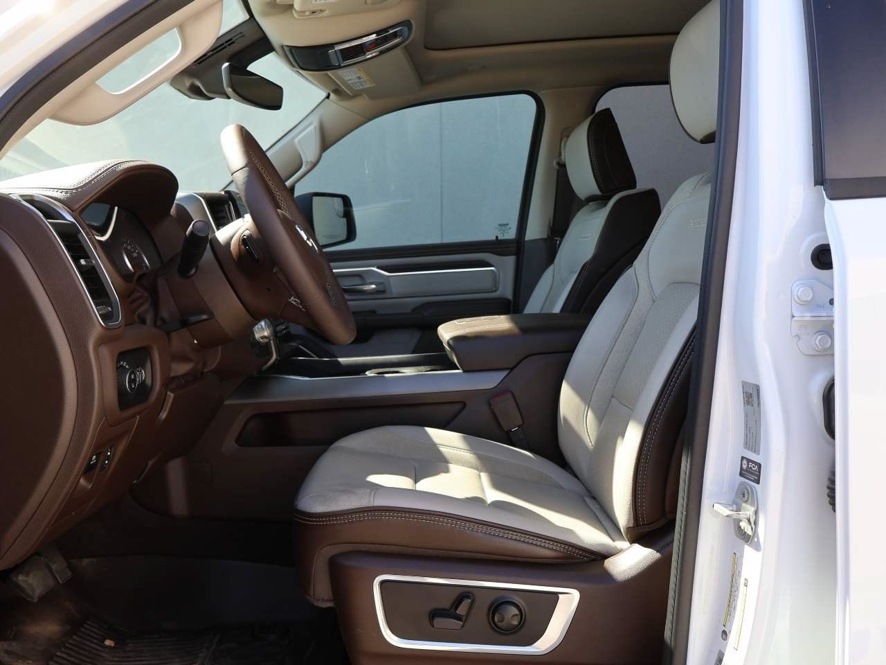 Used 2026 RAM 1500 Laramie w/ Laramie Preferred Package AWD/4WD image 8