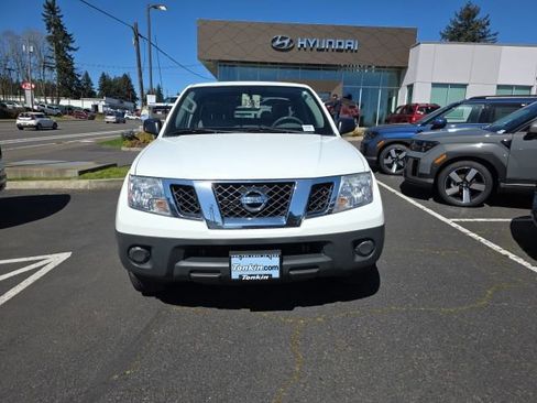 Used 2018 Nissan Frontier S image 4