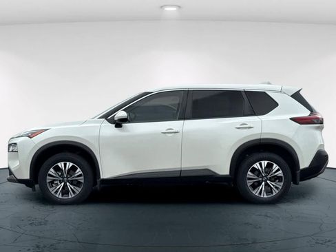 Used 2022 Nissan Rogue SV image 4