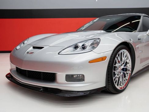 Used 2013 Chevrolet Corvette ZR1 w/ Battery Protection Package RWD image 5