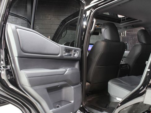 Used 2025 Toyota Land Cruiser image 30