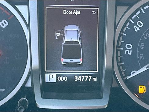 Used 2022 Toyota Tacoma SR5 image 12