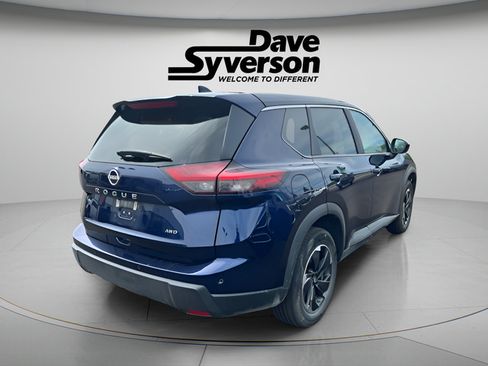 Used 2025 Nissan Rogue SV AWD/4WD image 4