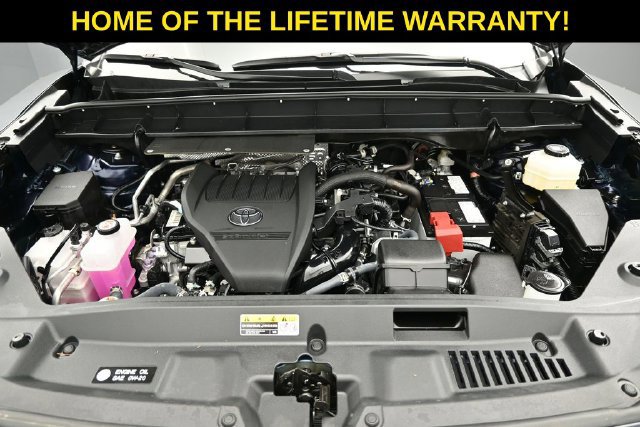 Used 2025 Toyota Highlander Platinum AWD/4WD image 48