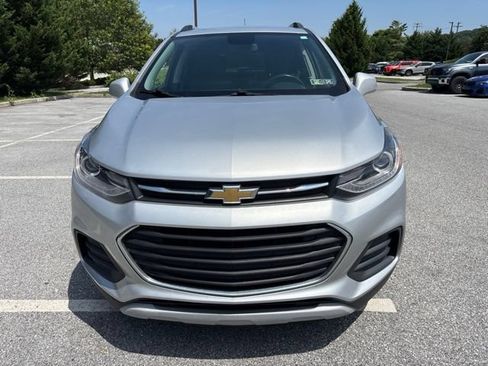 Used 2019 Chevrolet Trax LT w/ LT Convenience Package AWD/4WD image 2