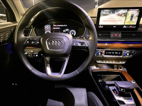Used 2021 Audi Q5 e Prestige w/ Prestige Package image 5