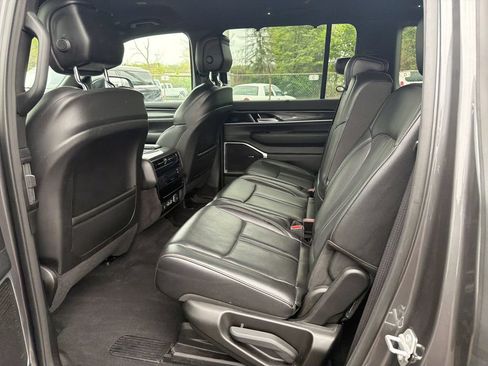 Used 2023 Jeep Wagoneer 4WD w/ Convenience Group I image 14